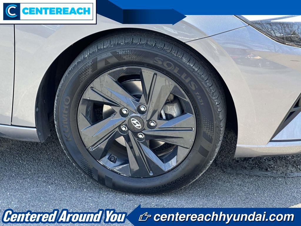 Used 2023 Hyundai Elantra SEL w/ Preferred Accessory Package FWD image 6