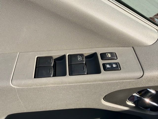 Used 2016 Nissan Frontier SV w/ SV Value Truck Package AWD/4WD image 13