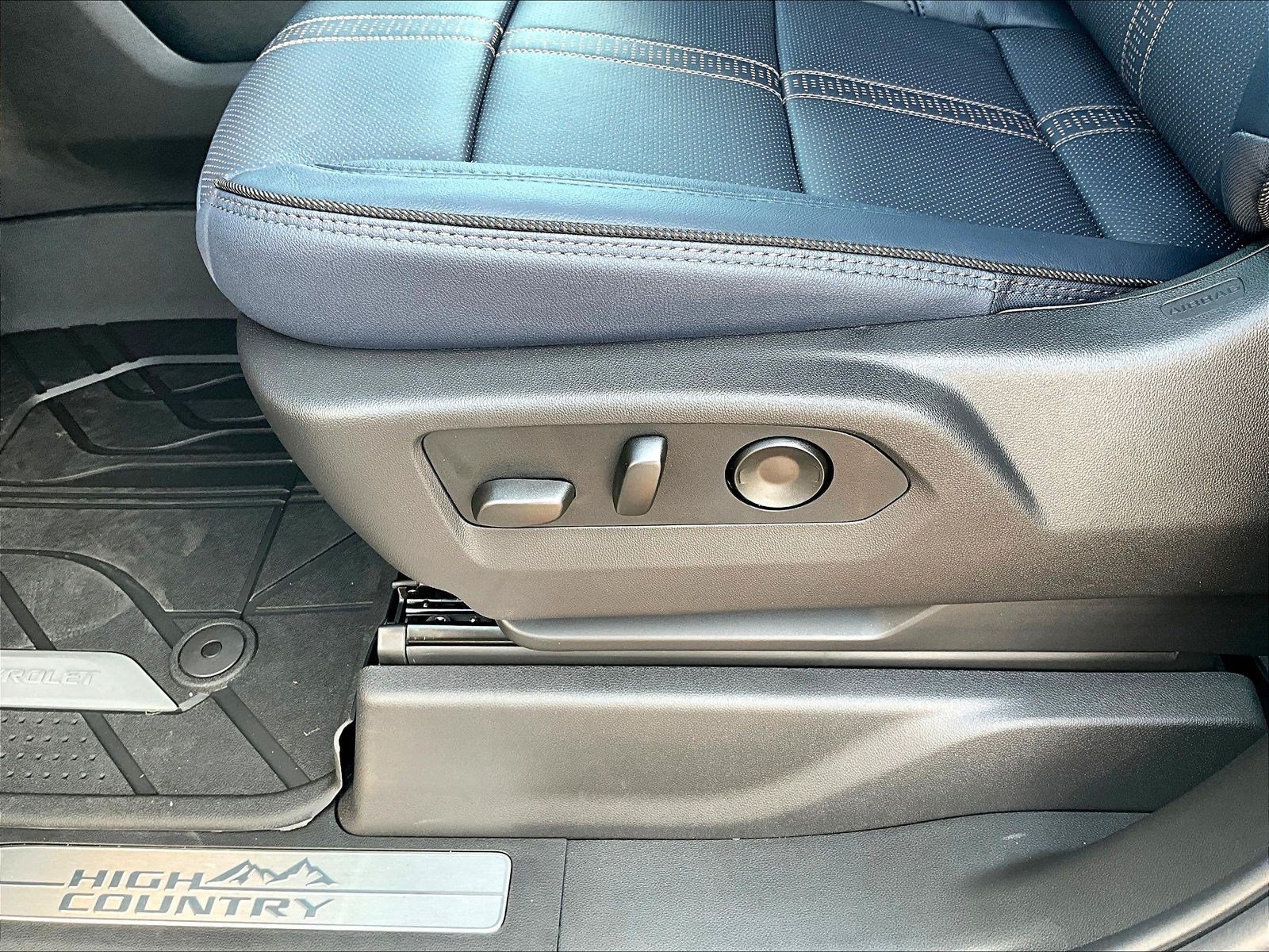 New 2026 Chevrolet Silverado 1500 High Country w/ High Country Premium Package AWD/4WD image 25