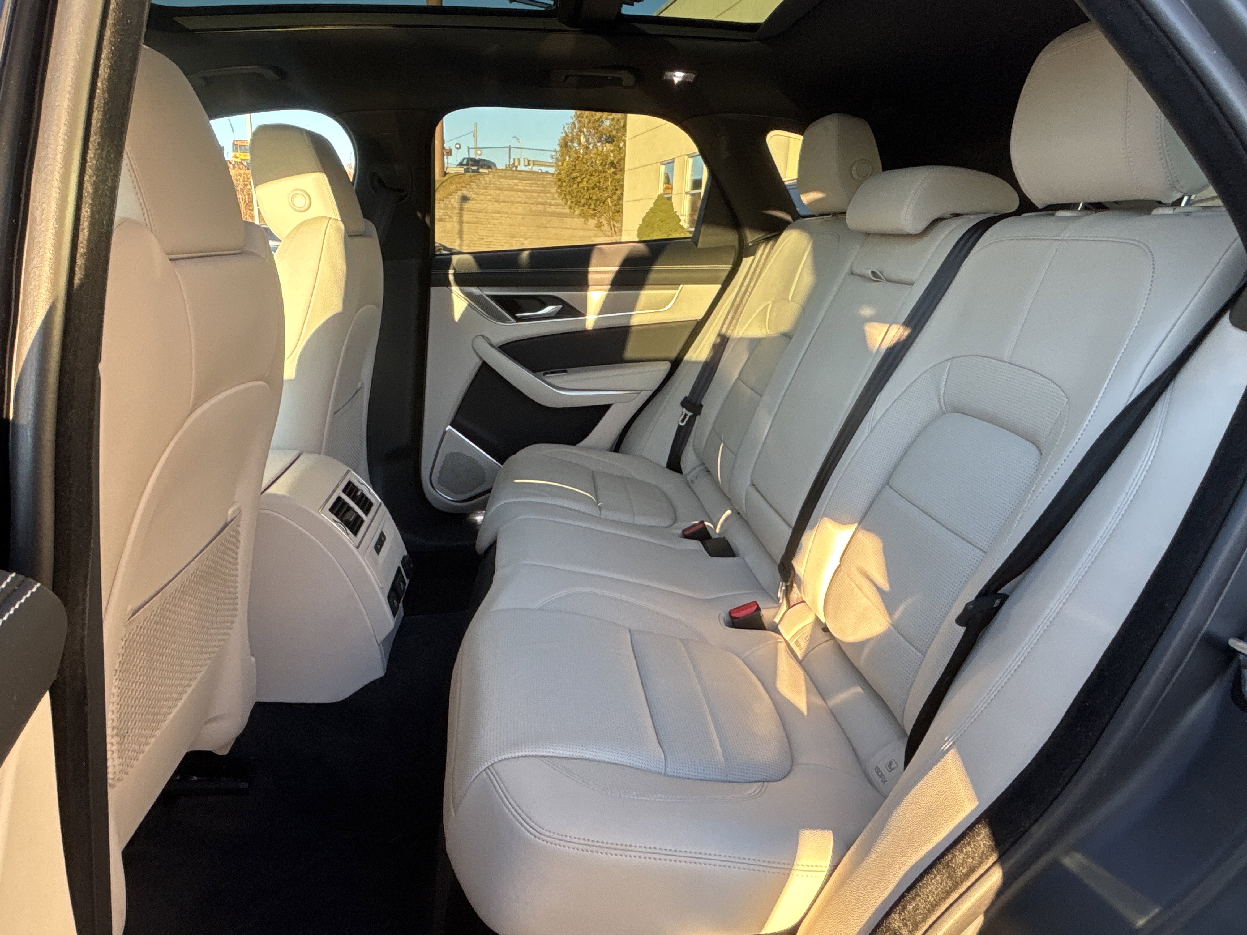 Used 2026 Jaguar F-PACE R-Dynamic S image 18