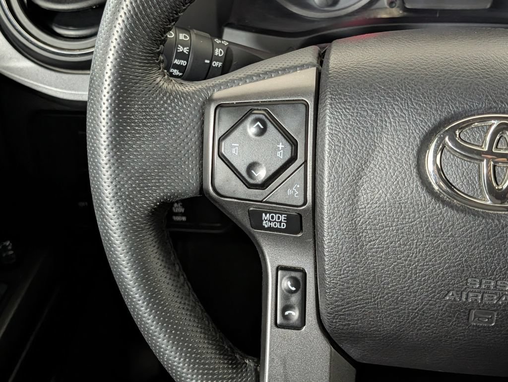 Used 2021 Toyota Tacoma TRD Off-Road AWD/4WD image 15