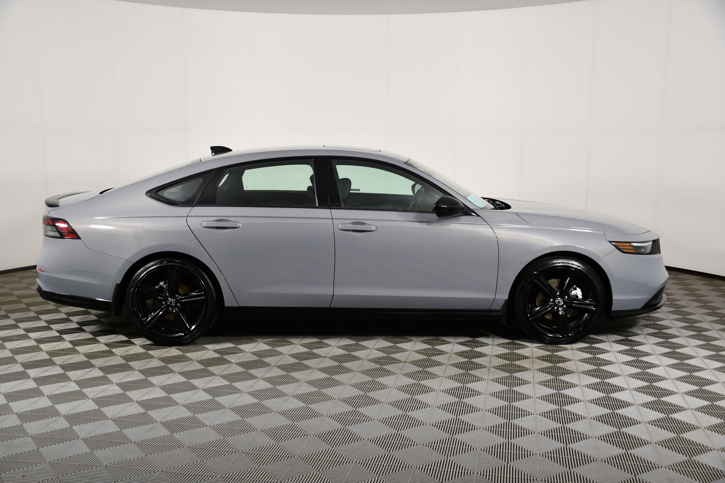 Used 2025 Honda Accord Sport image 4
