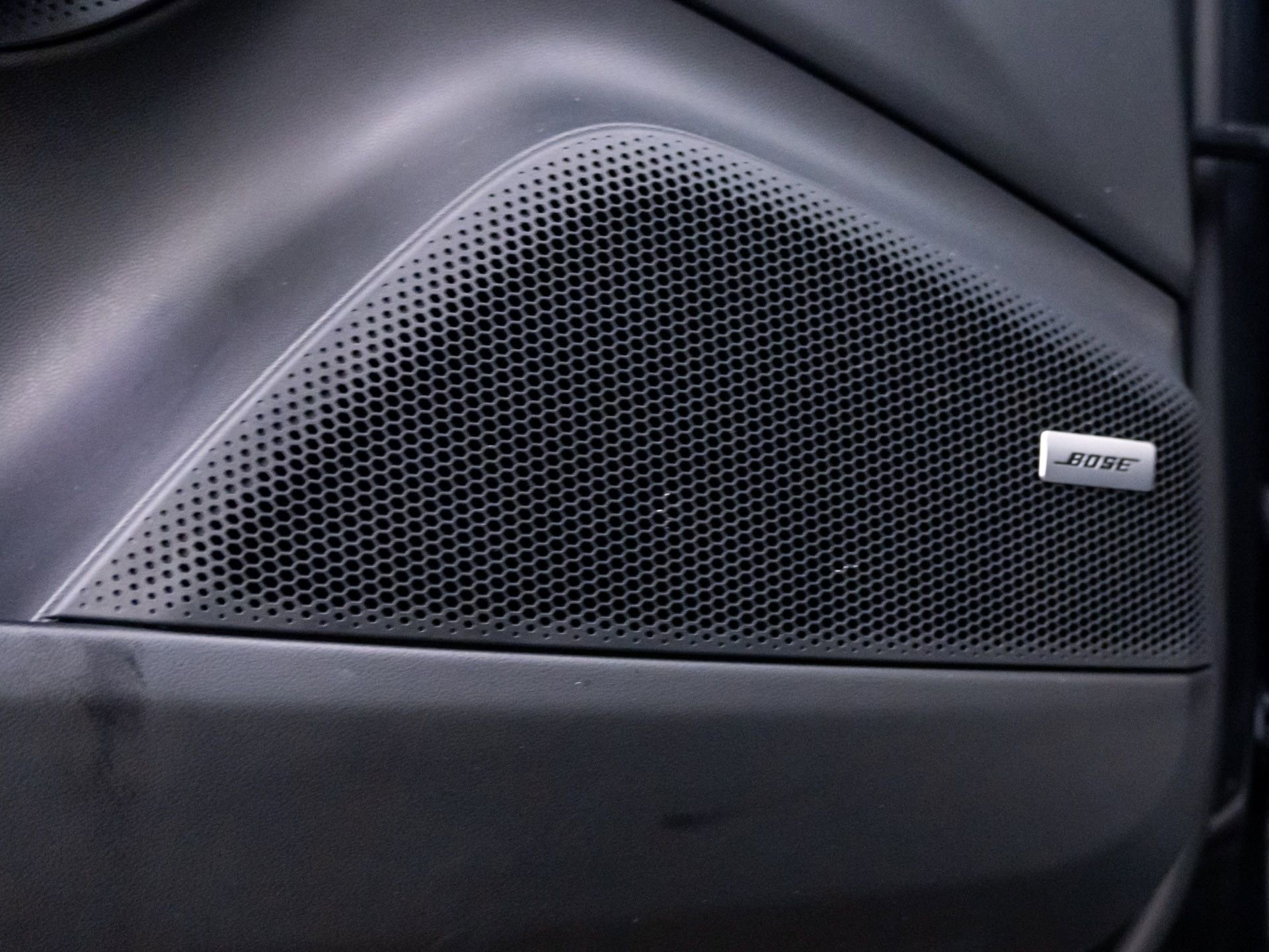 Certified 2024 Porsche Macan 4 Electric image 15