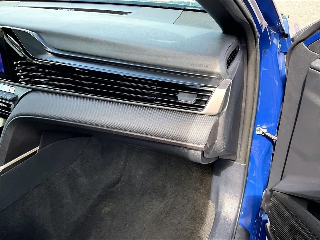 Used 2025 Toyota Camry SE FWD image 12