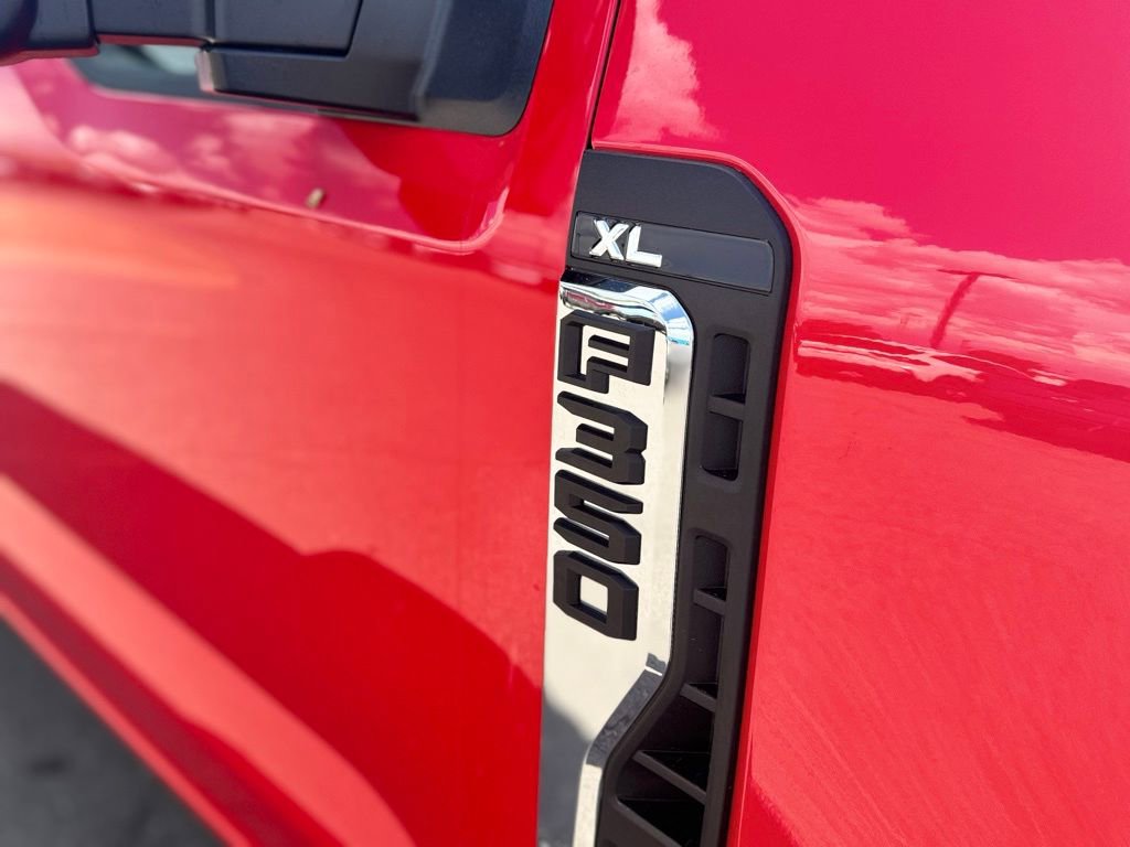 New 2026 Ford F350 XL w/ FX4 Off-Road Package image 10