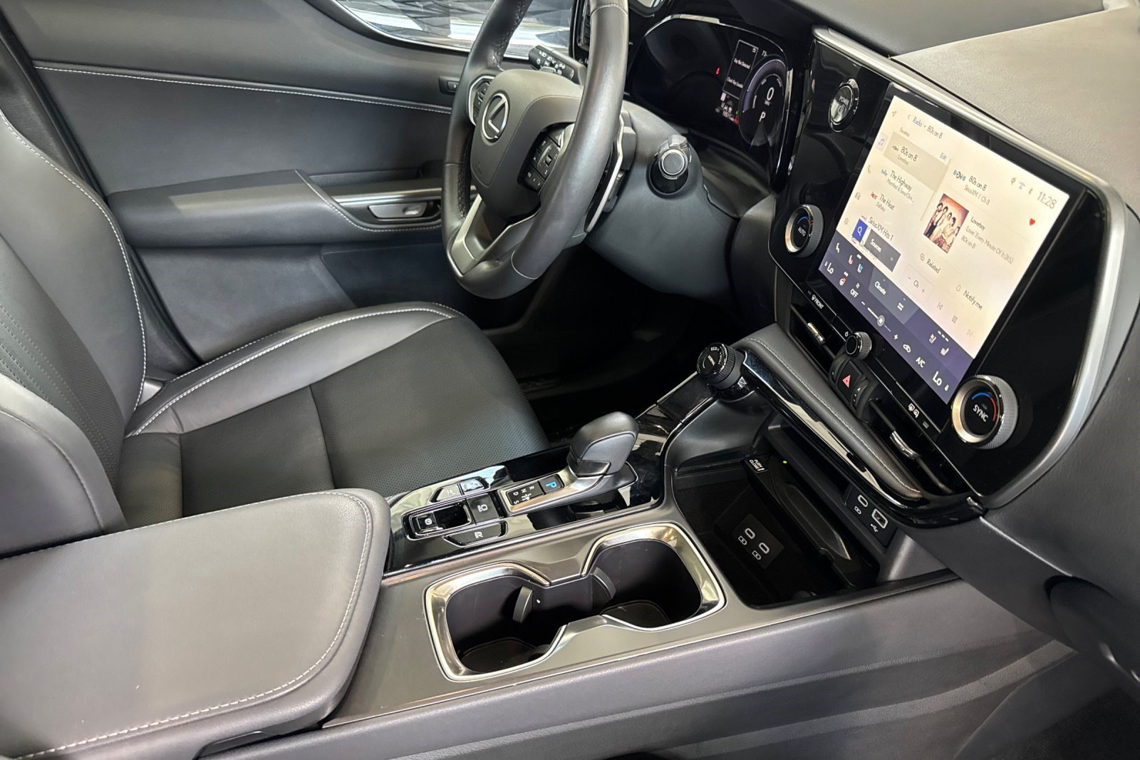 Certified 2026 Lexus NX 350h AWD w/ Accessory Package (2T) image 20