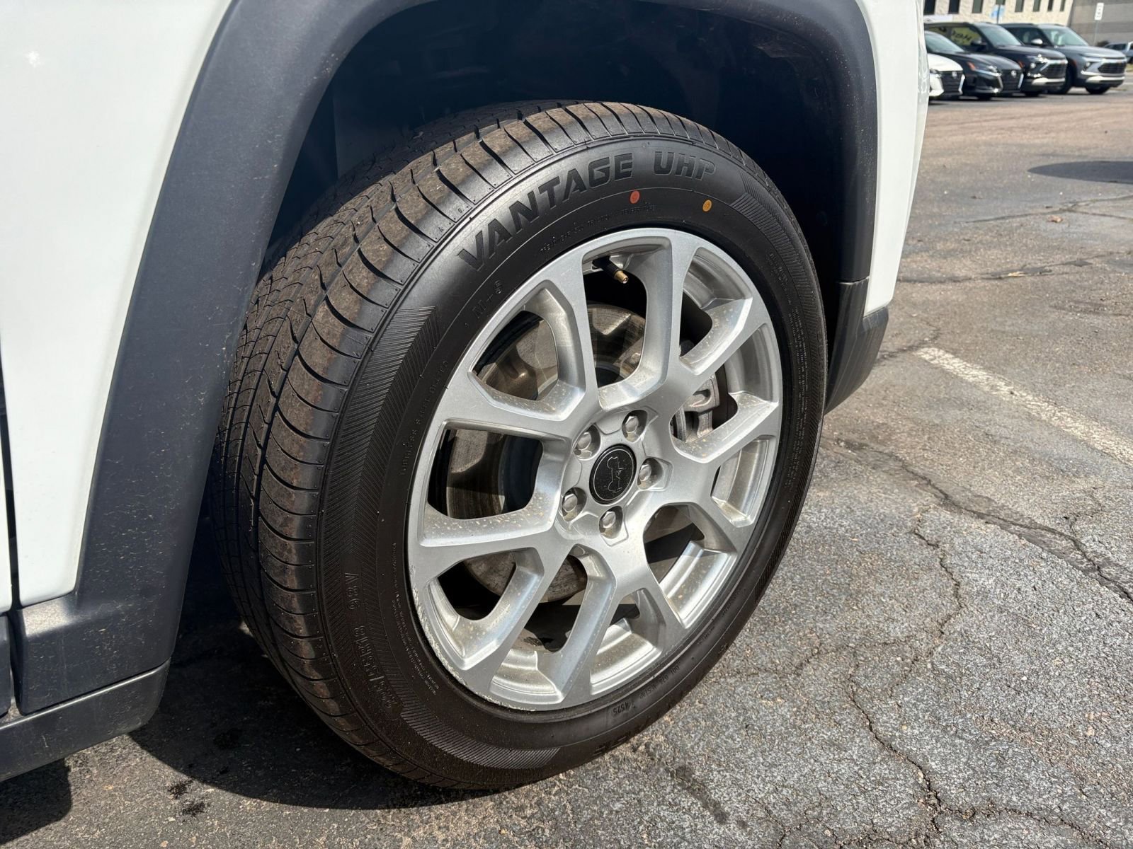 Used 2025 Jeep Compass Limited image 31