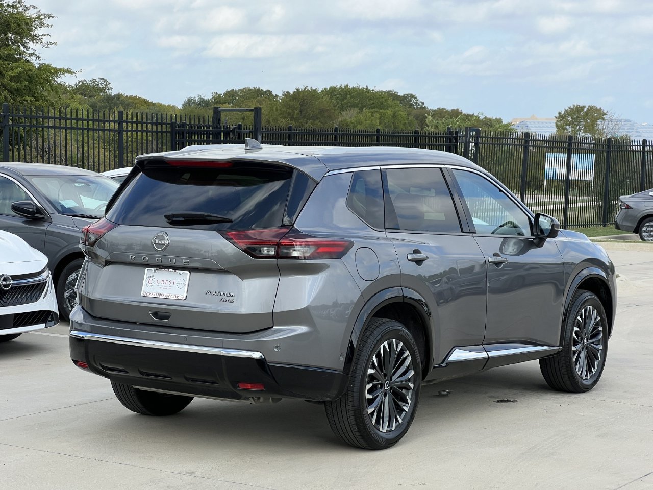 Certified 2026 Nissan Rogue Platinum w/ Platinum Premium Package AWD/4WD image 4