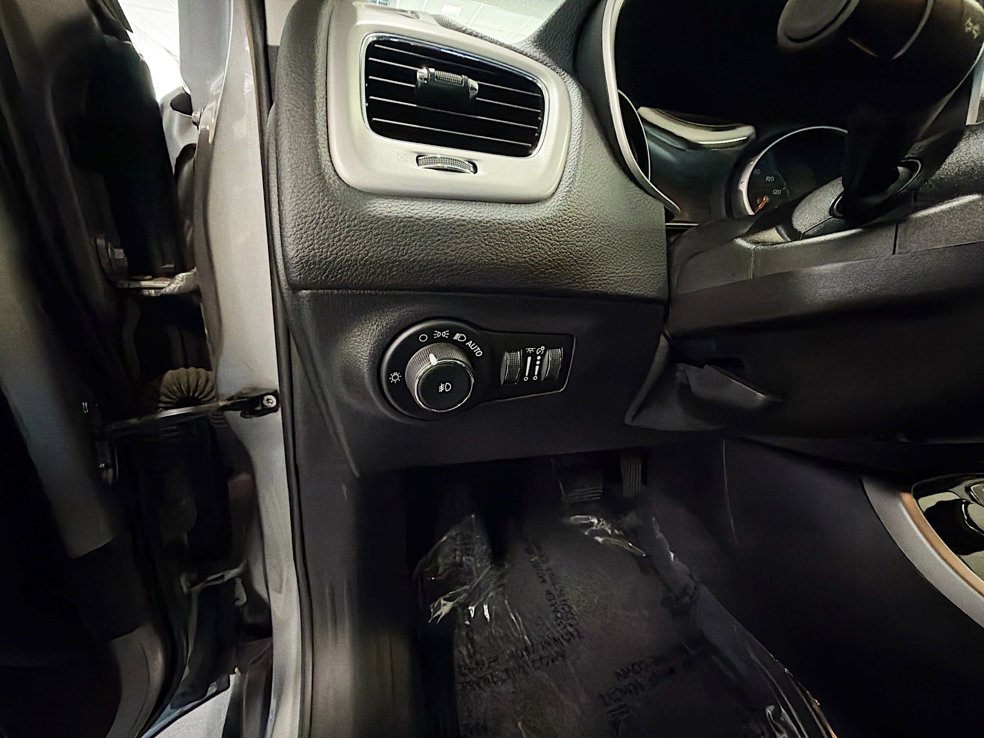 Used 2019 Jeep Compass Latitude w/ Popular Equipment Group AWD/4WD image 17