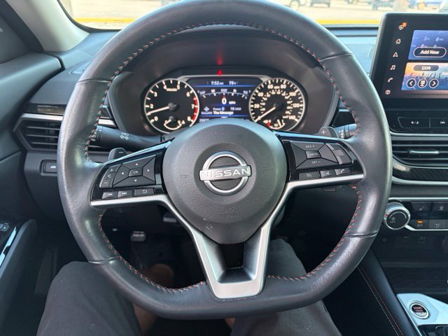 Used 2024 Nissan Altima 2.5 SR w/ SR Premium Package FWD image 11
