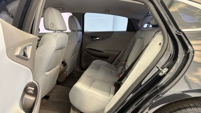 Used 2018 Chevrolet Malibu LT w/ Driver Confidence Package FWD image 16