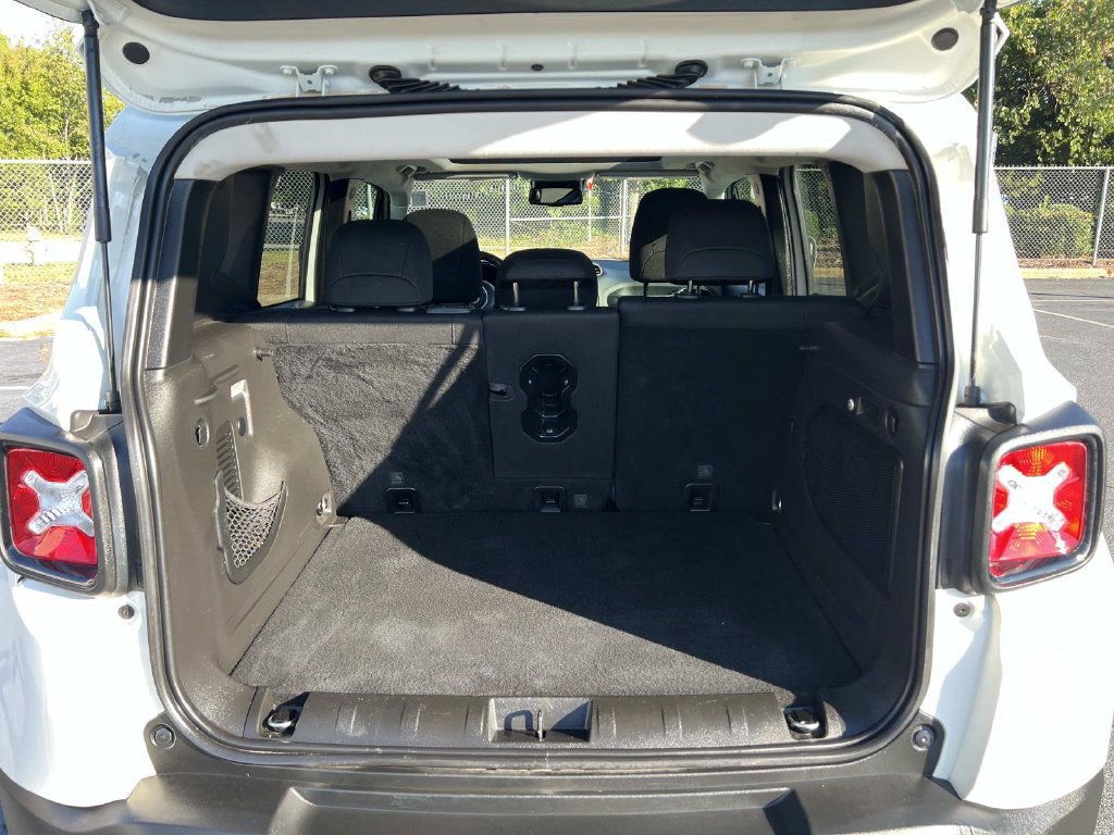 Used 2019 Jeep Renegade Altitude w/ Quick Order Package 2XM AWD/4WD image 11