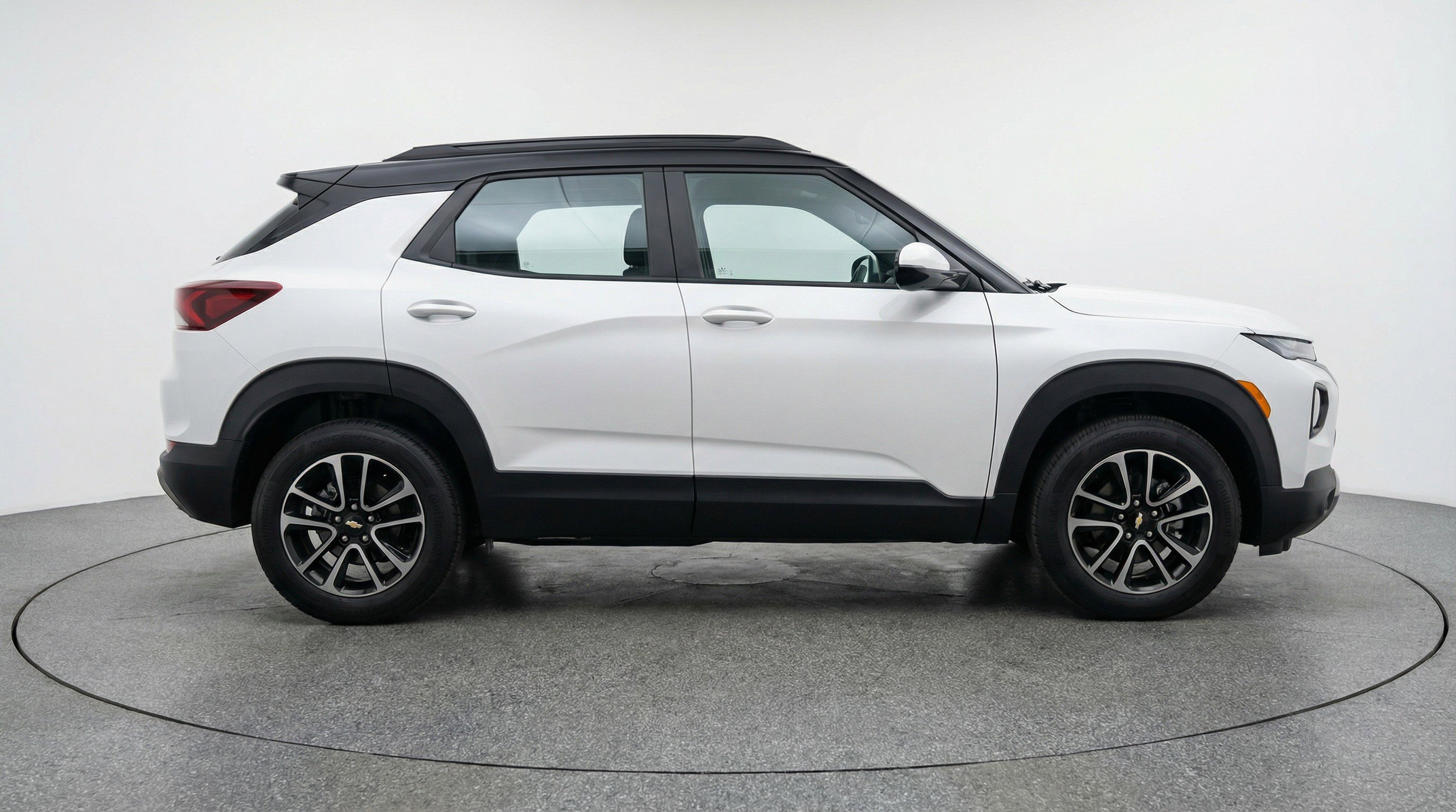 Used 2025 Chevrolet TrailBlazer LT FWD image 11