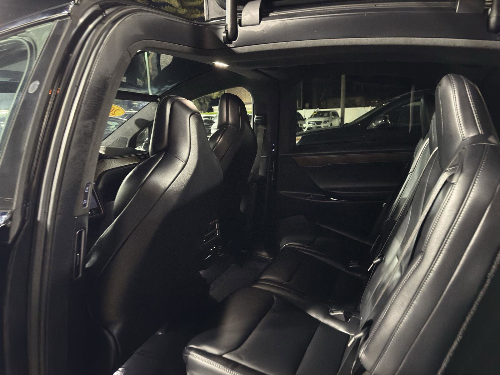 Used 2018 Tesla Model X 75D image 34