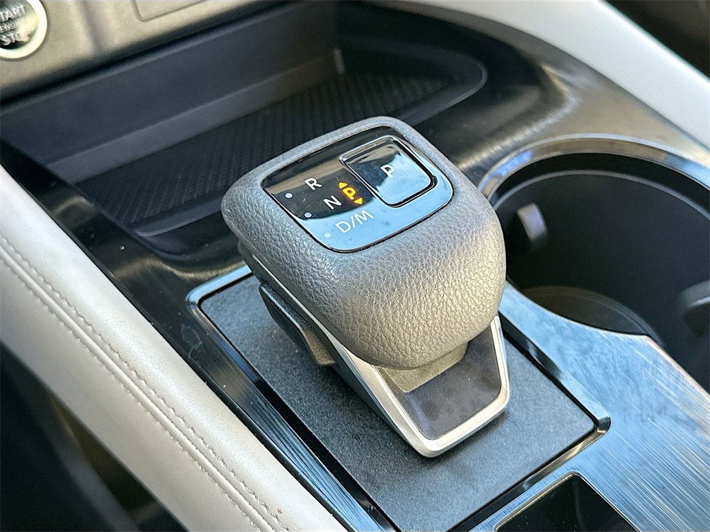 Used 2023 Nissan Rogue SL w/ SL Premium Package image 17