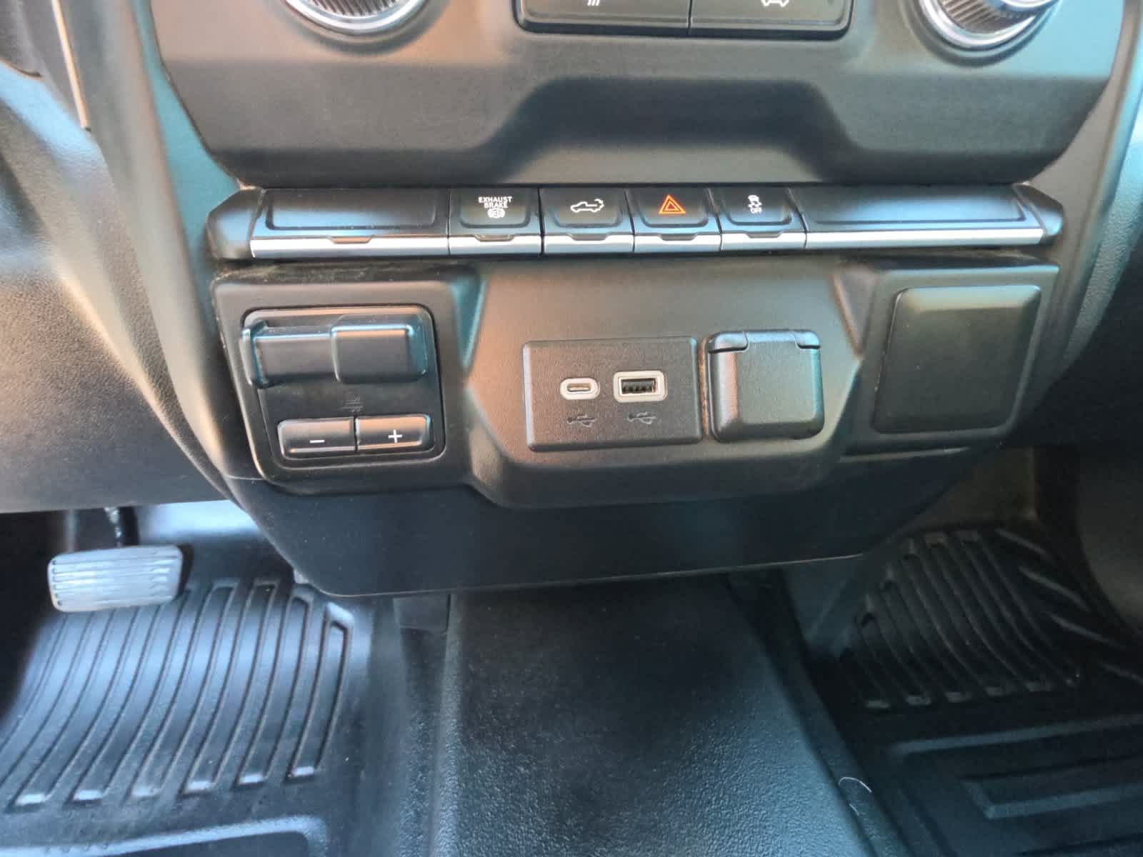 Used 2021 GMC Sierra 2500 4x4 Crew Cab w/ Convenience Package image 24