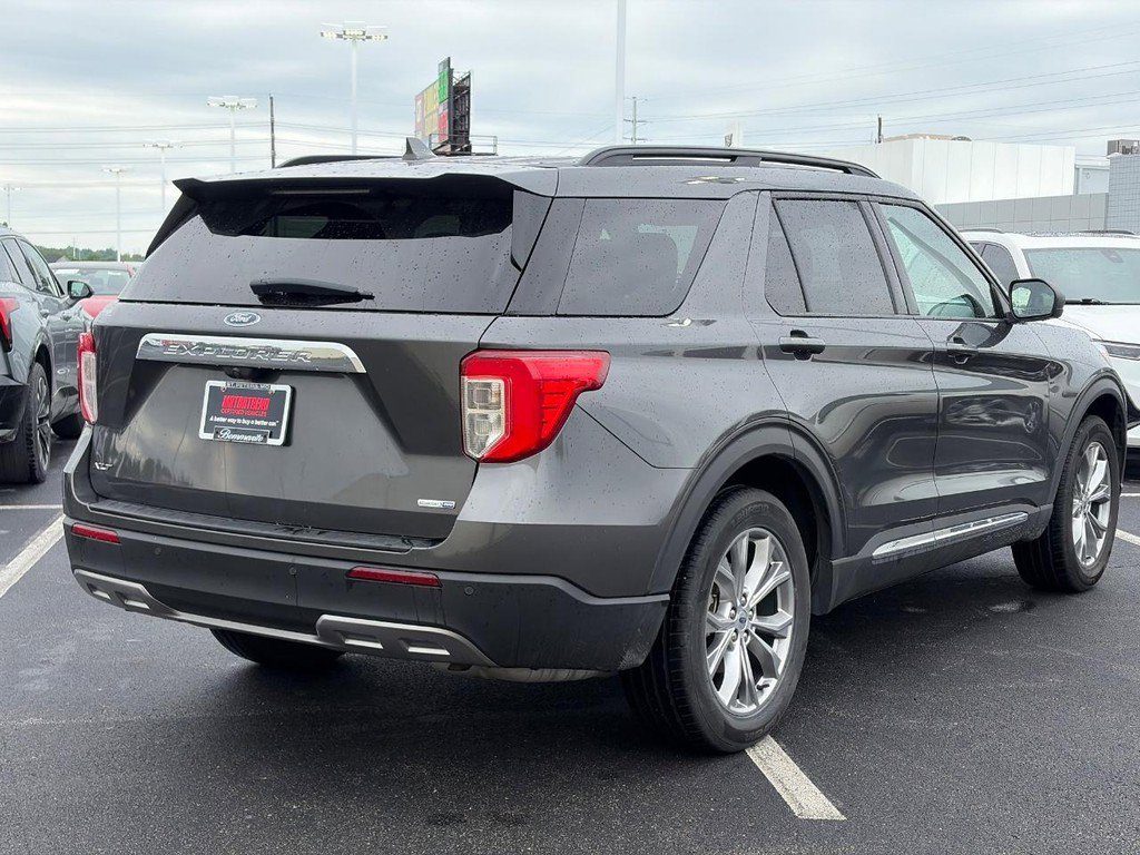 Used 2020 Ford Explorer XLT w/ Equipment Group 202A AWD/4WD image 4
