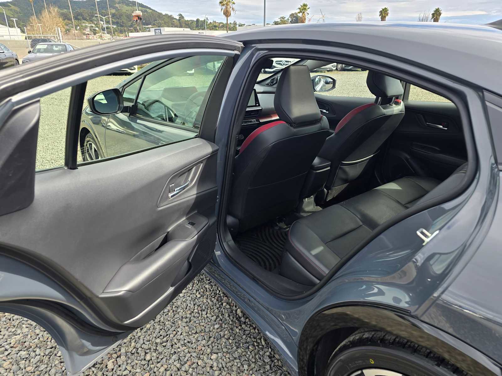 Used 2023 Toyota Prius Prime Premium image 17