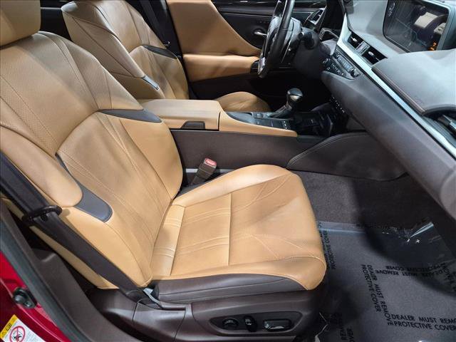 Used 2019 Lexus ES 300h w/ Accessory Package 2 FWD image 22