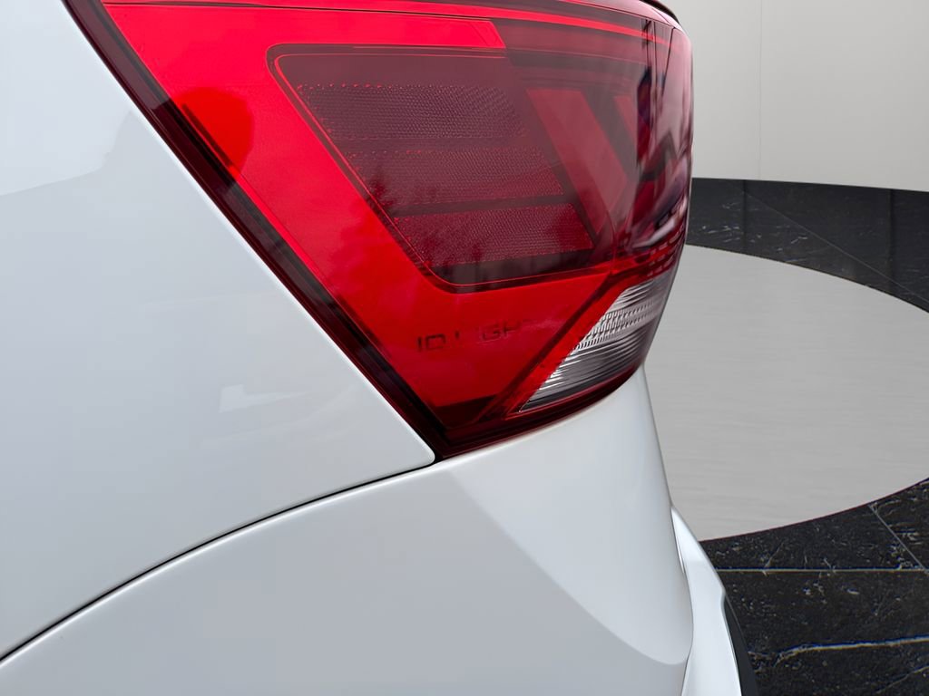 Used 2022 Volkswagen Taos S image 11