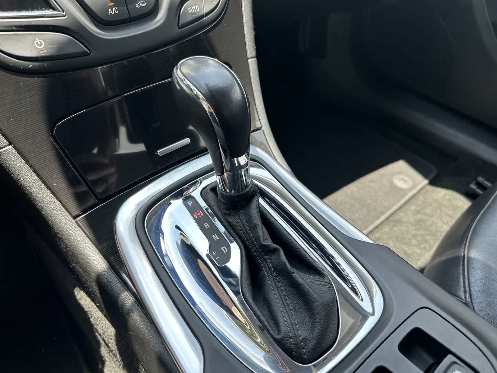 Used 2017 Buick Regal Sport Touring FWD image 22