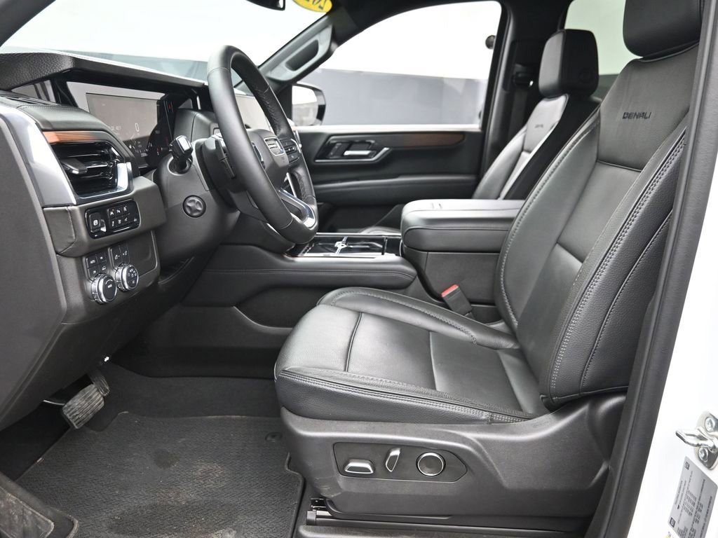 Used 2025 GMC Yukon Denali image 23