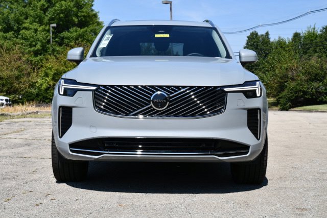 New 2026 Volvo XC90 B6 Plus w/ Protection Package Premier AWD/4WD image 2