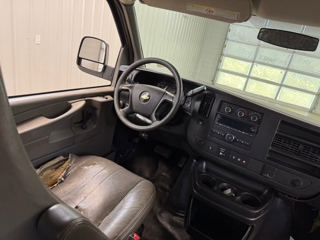 Used 2015 Chevrolet Express 2500 RWD image 22