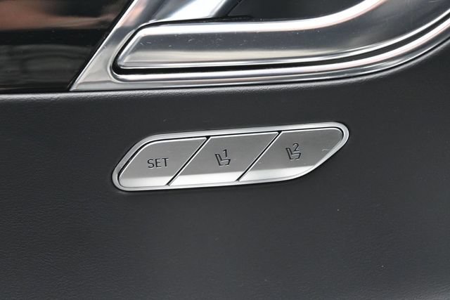 Used 2025 Genesis GV80 2.5T Standard AWD/4WD image 14