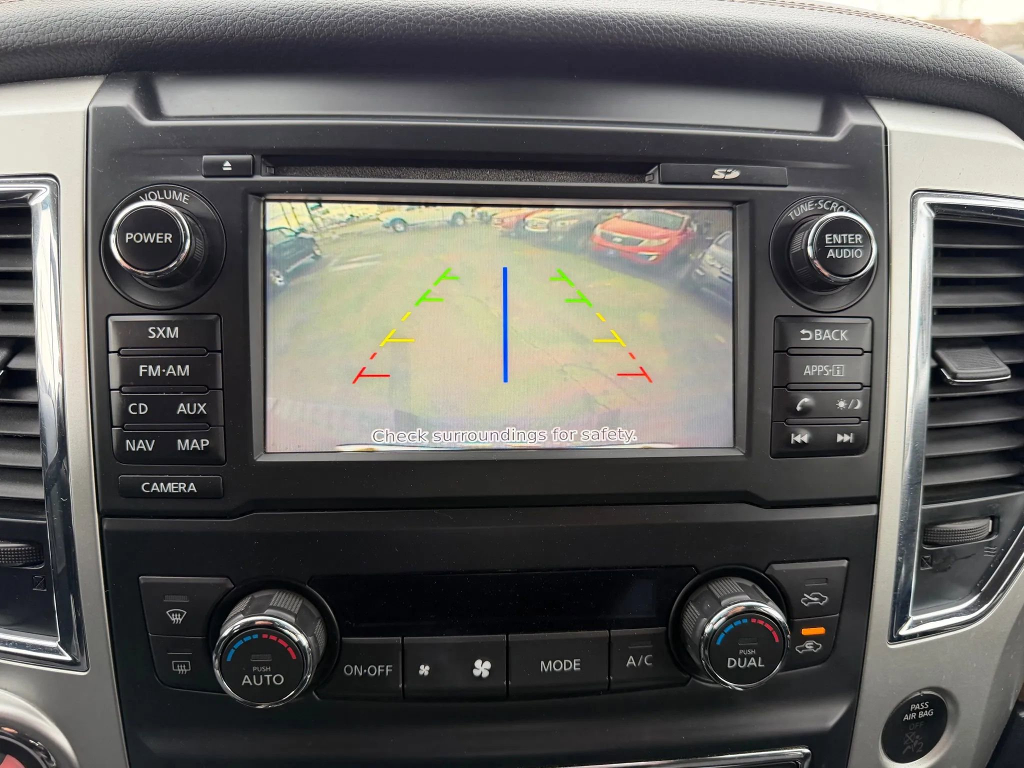 Used 2018 Nissan Titan SL AWD/4WD image 20