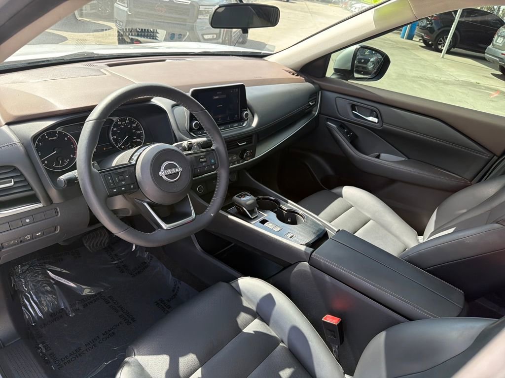 Used 2023 Nissan Rogue SV w/ SV Premium B Package image 14