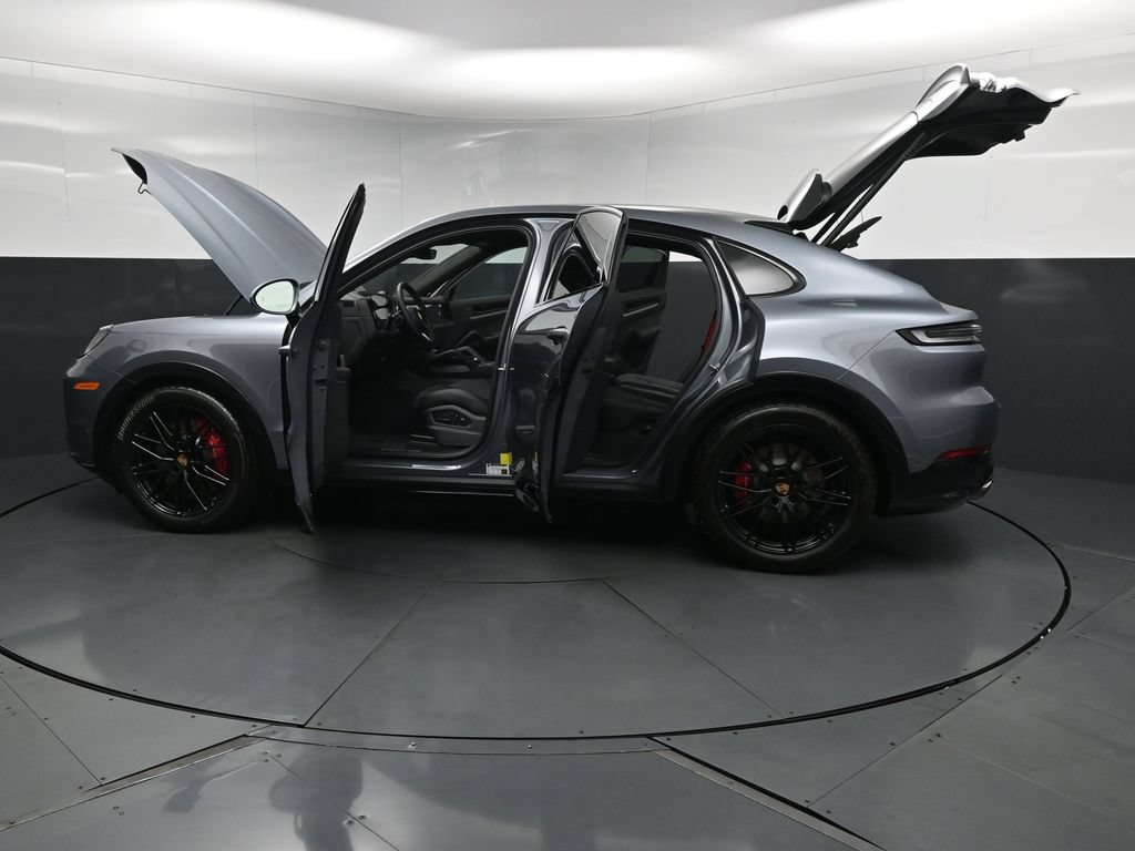 New 2026 Porsche Cayenne GTS AWD/4WD image 32