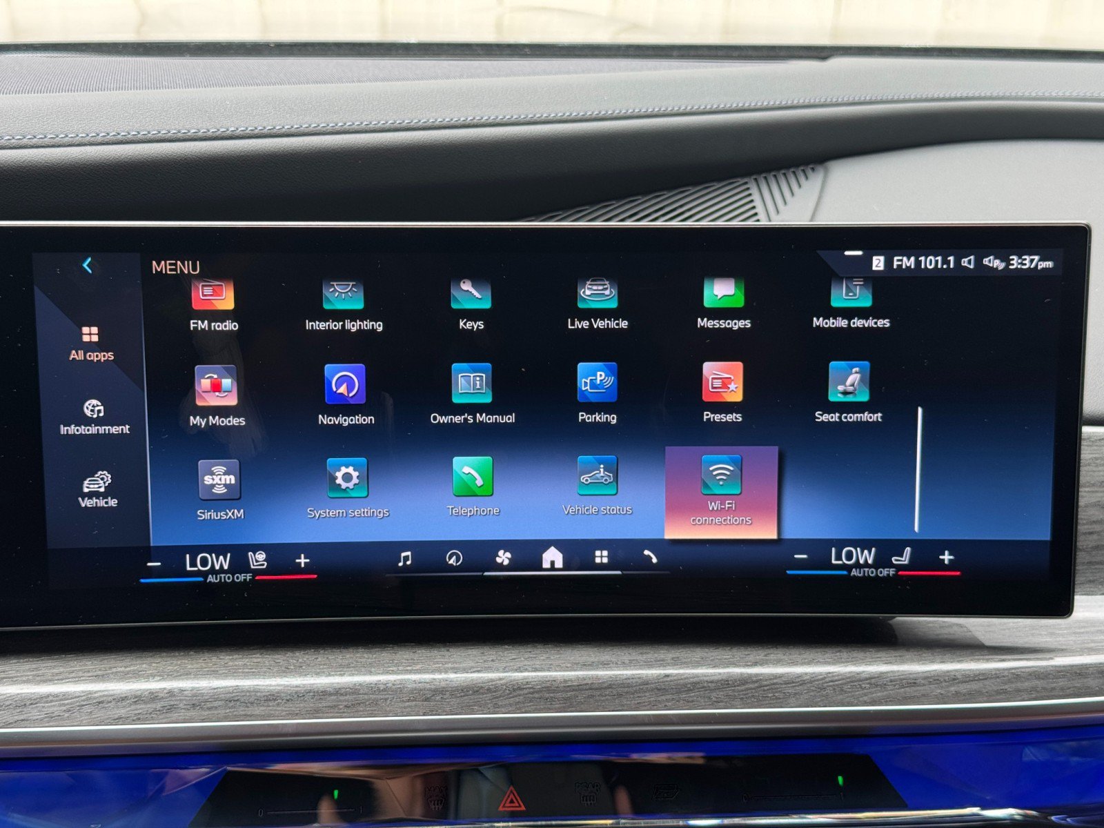 Used 2023 BMW i7 xDrive60 AWD/4WD image 30