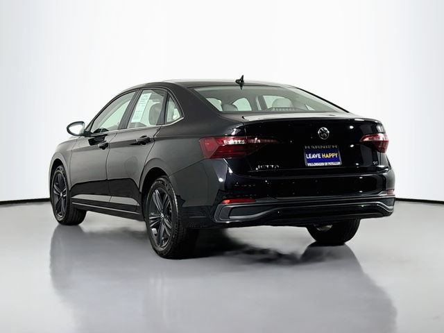 Certified 2023 Volkswagen Jetta SE FWD image 5