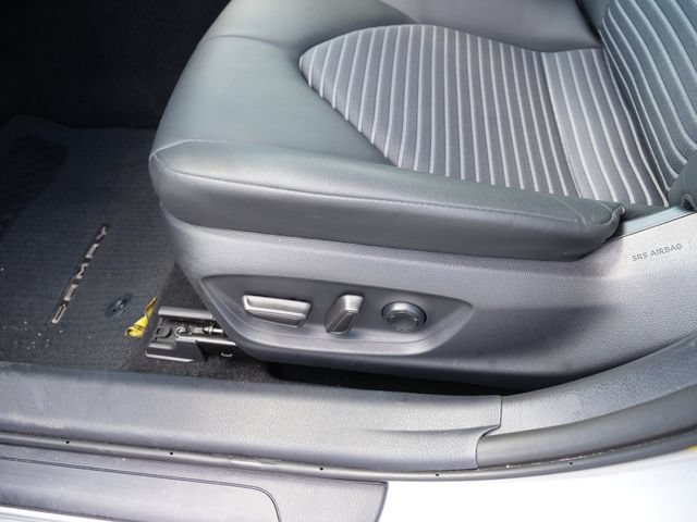 Used 2024 Toyota Camry SE w/ Convenience Package FWD image 15