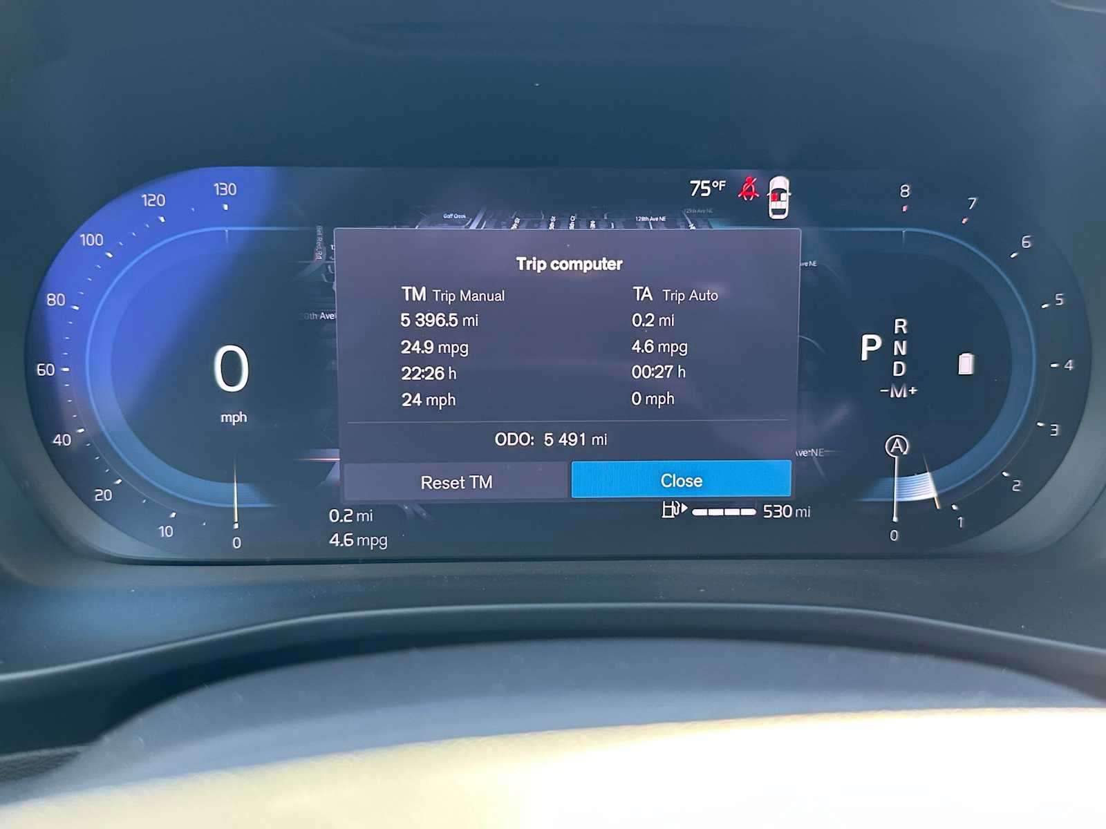 Used 2025 Volvo XC40 B5 Plus w/ Climate Package image 24