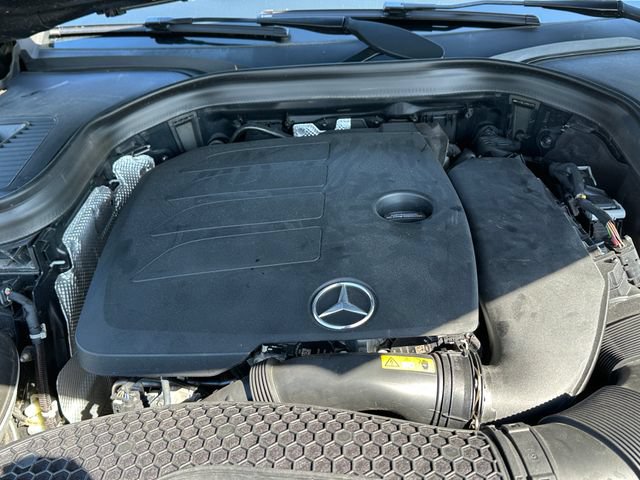 Used 2021 Mercedes-Benz GLC 300 4MATIC w/ Driver Assistance Package image 8