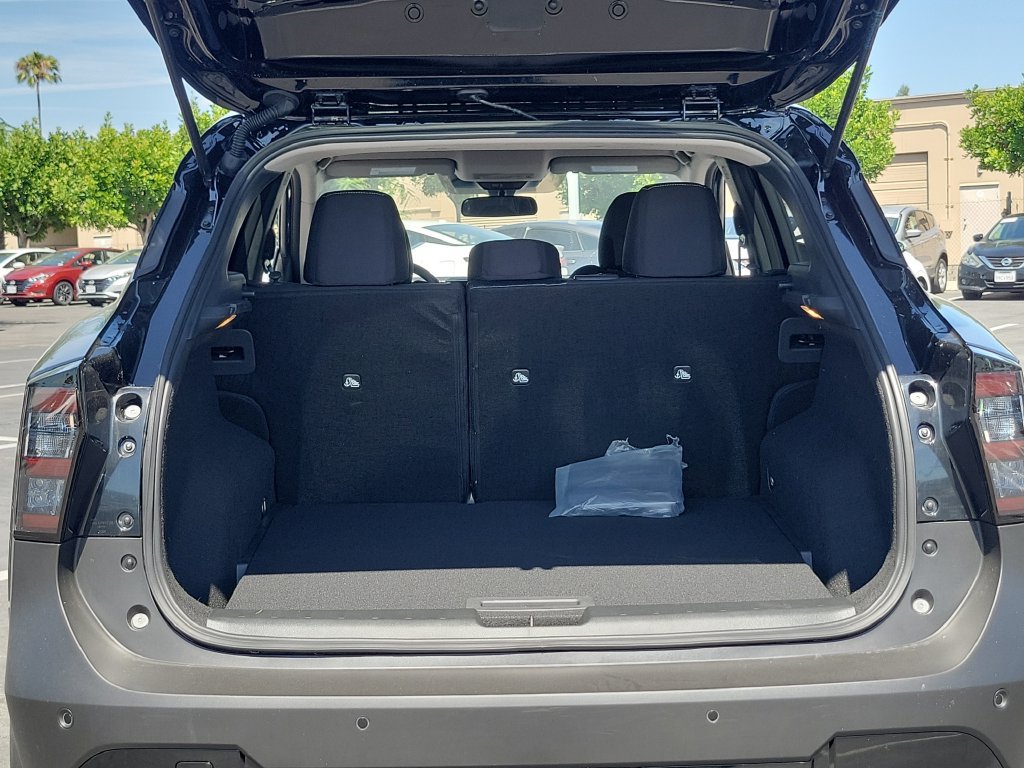 New 2026 Nissan Kicks SV w/ Charging Package FWD image 15