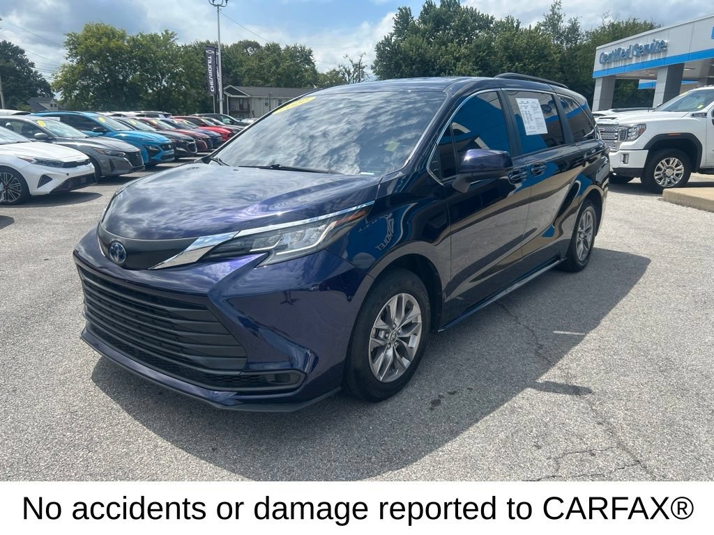 Used 2022 Toyota Sienna LE FWD image 3