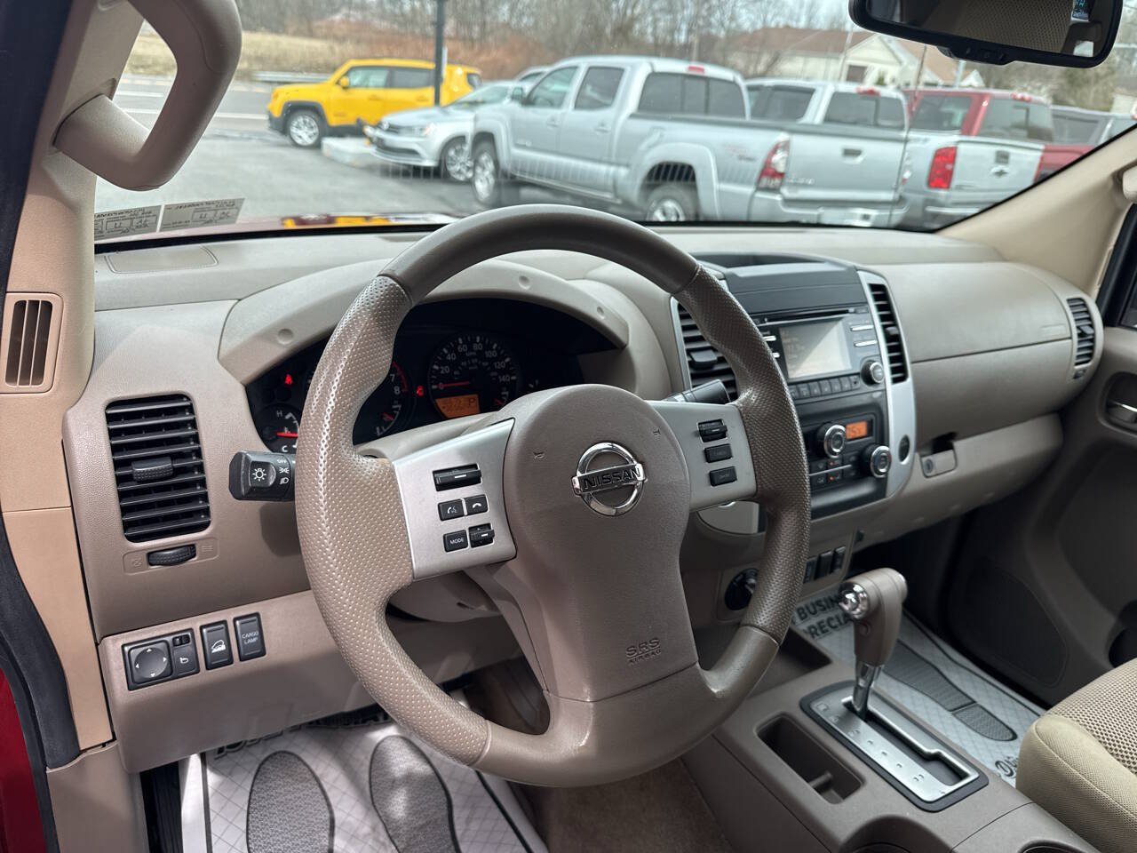 Used 2014 Nissan Frontier SV w/ SV Value Truck Package AWD/4WD image 29