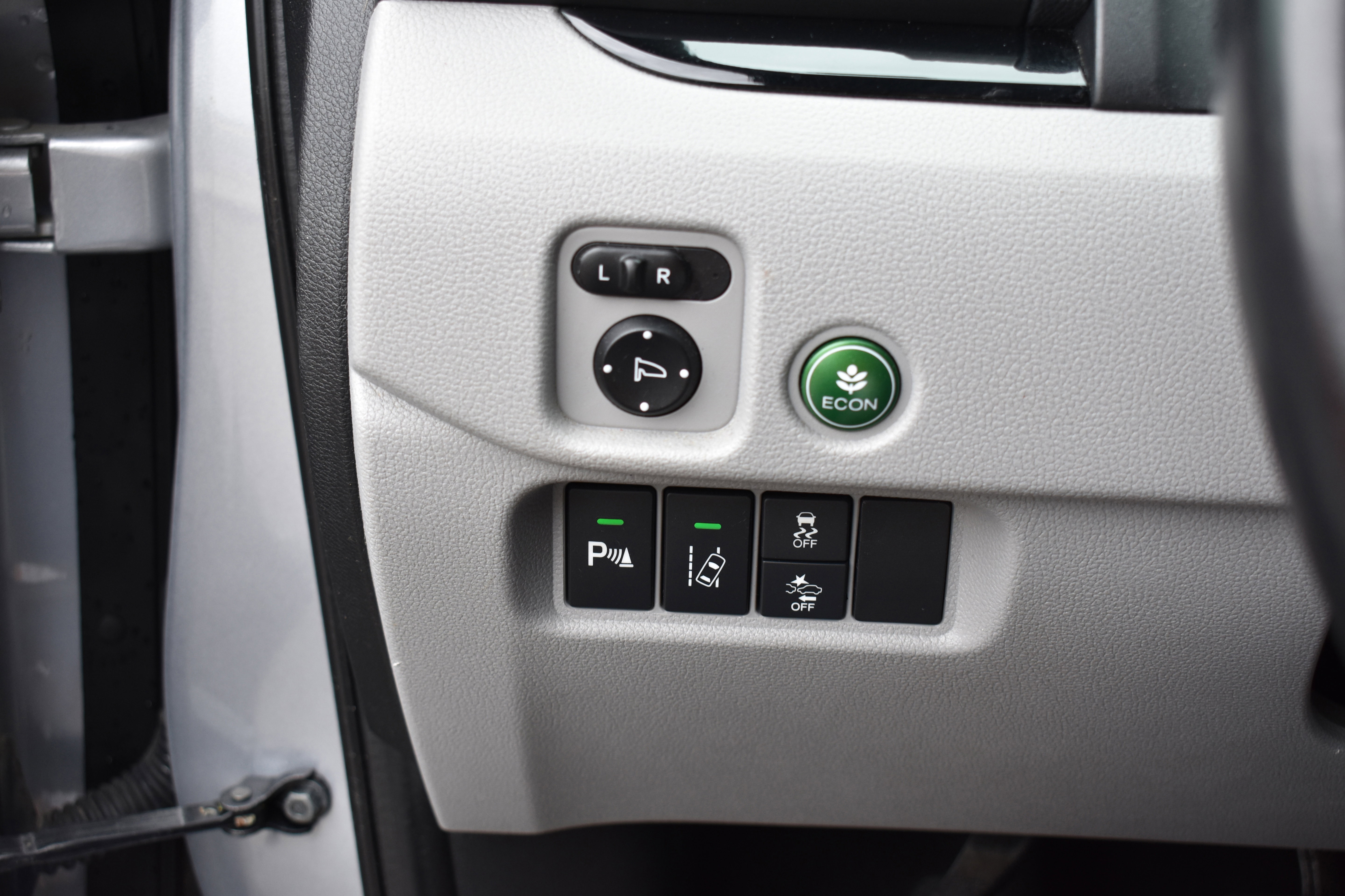 Certified 2018 Honda Pilot Touring image 16