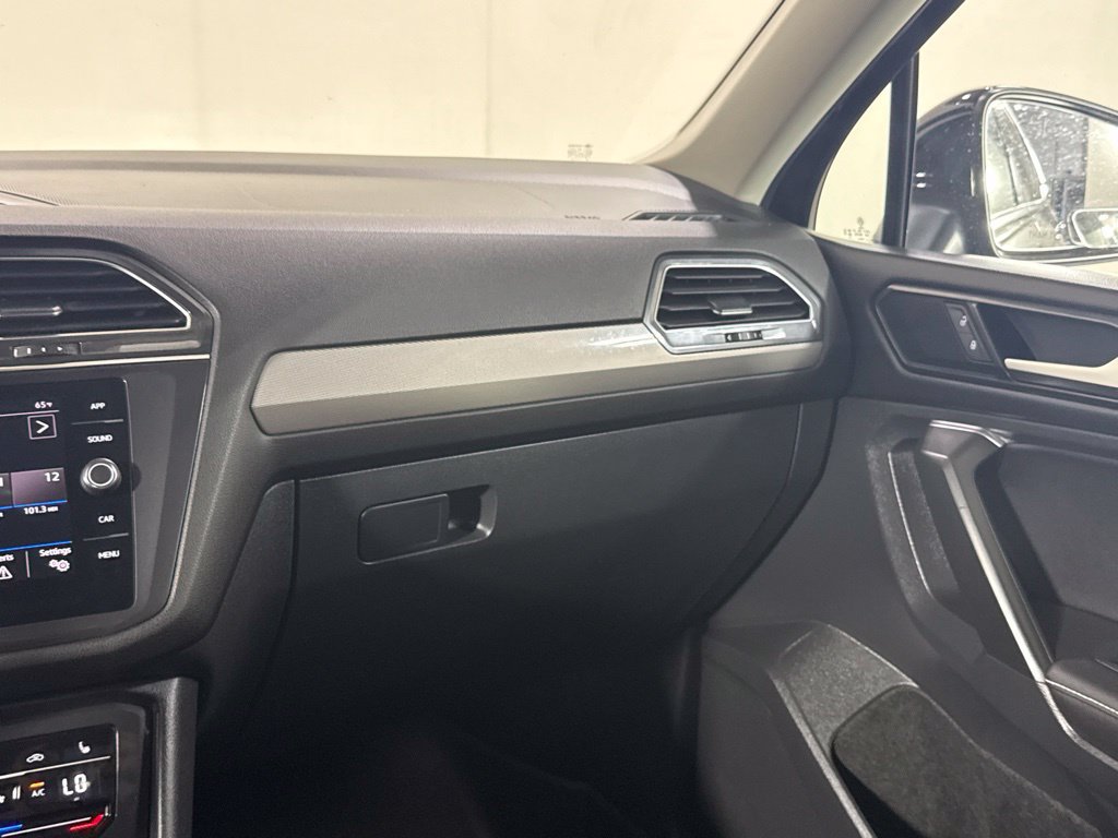 Used 2023 Volkswagen Tiguan SE AWD/4WD image 30