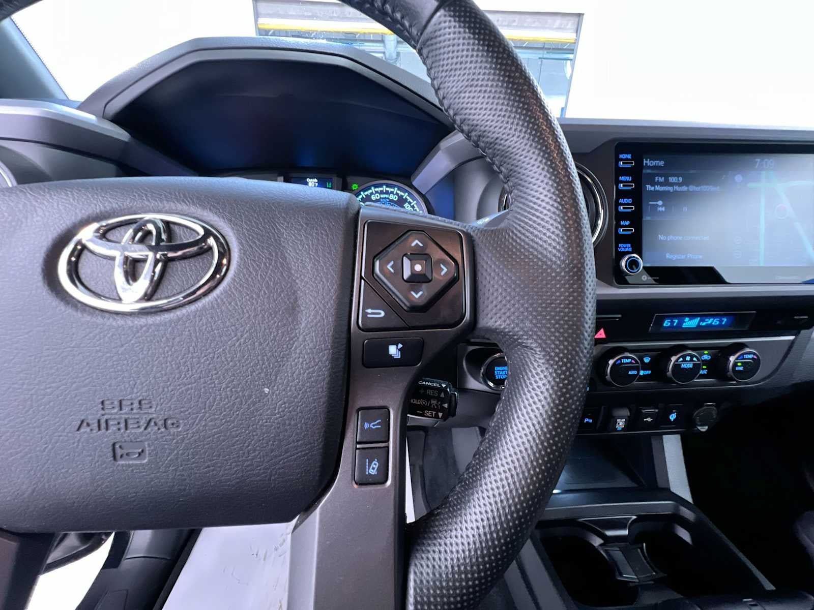 Used 2023 Toyota Tacoma TRD Off-Road w/ Advanced Technology Package AWD/4WD image 21