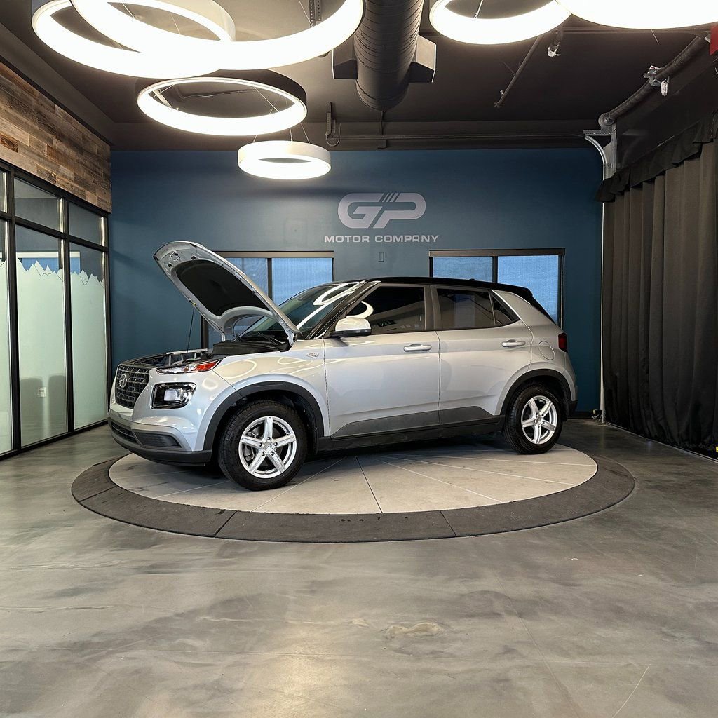 Used 2021 Hyundai Venue SE FWD image 25