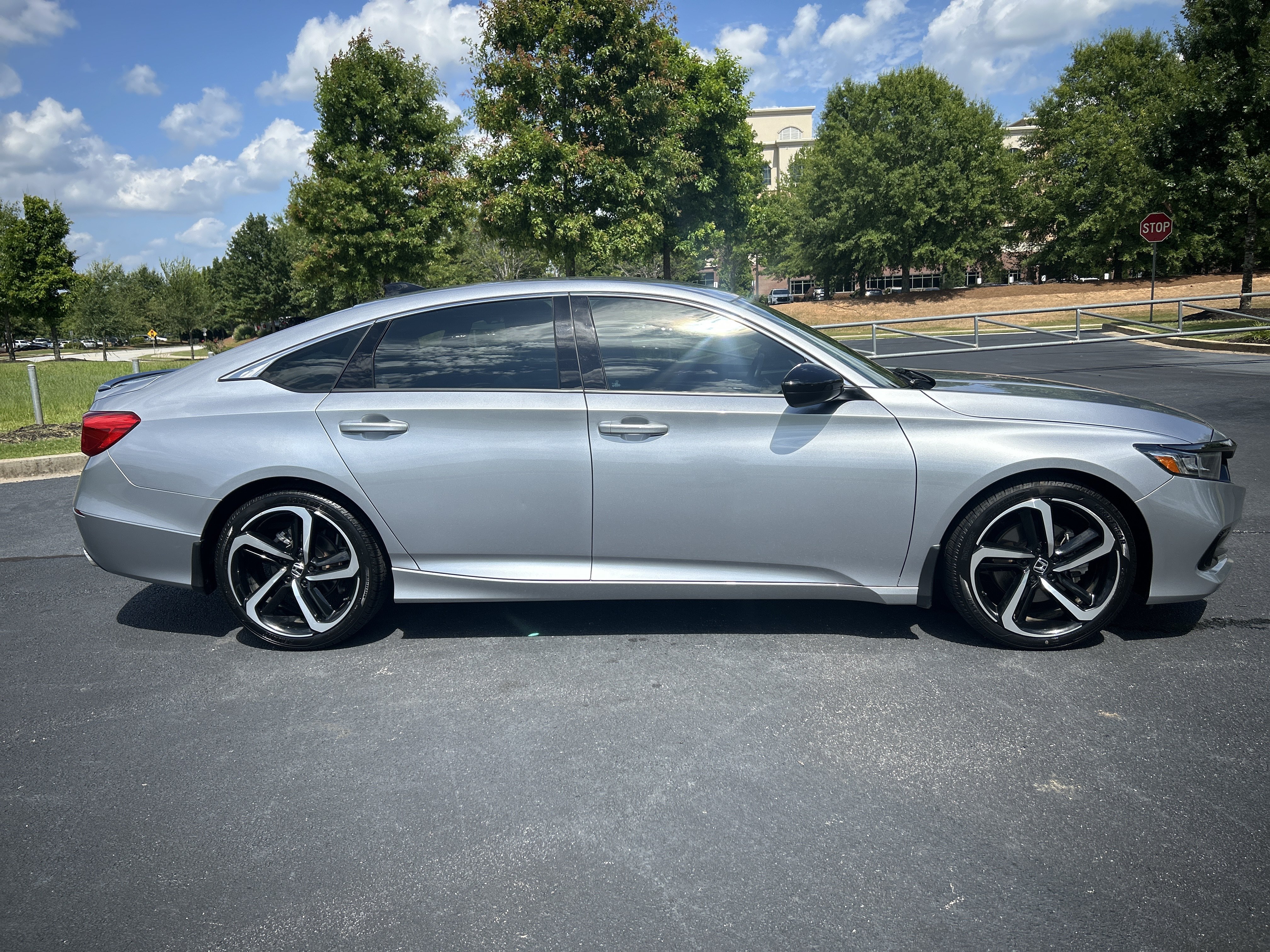 Used 2021 Honda Accord Sport image 10