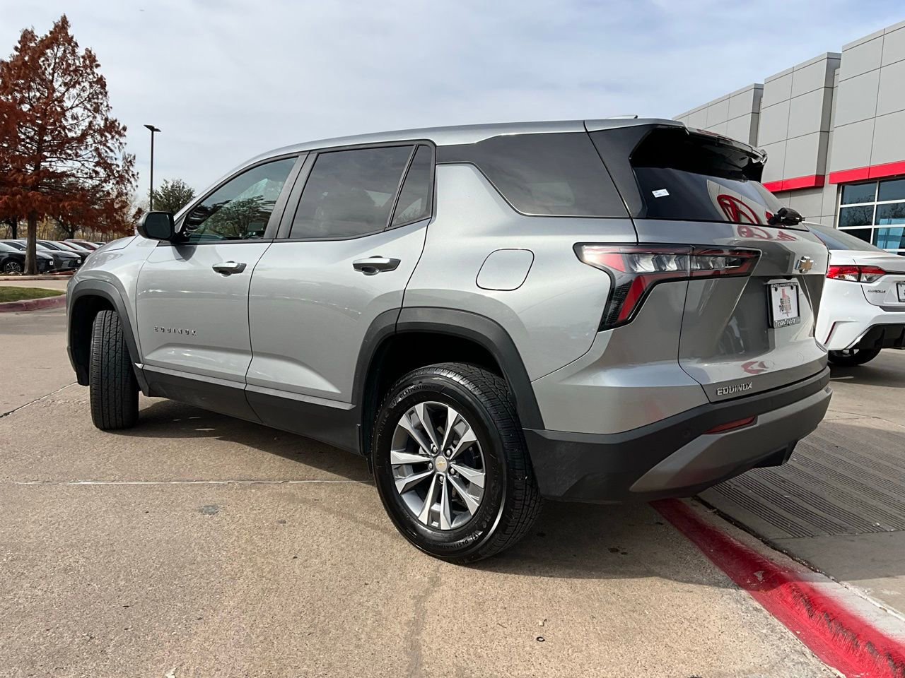 Used 2025 Chevrolet Equinox LT image 8