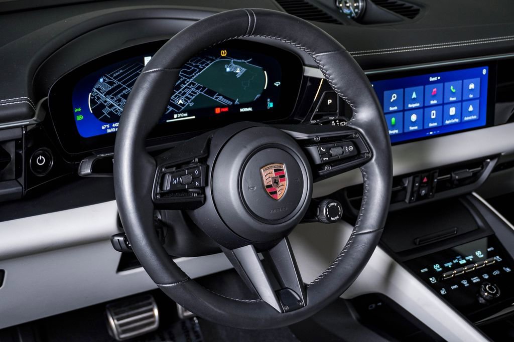 Certified 2025 Porsche Macan 4S Electric AWD/4WD image 18