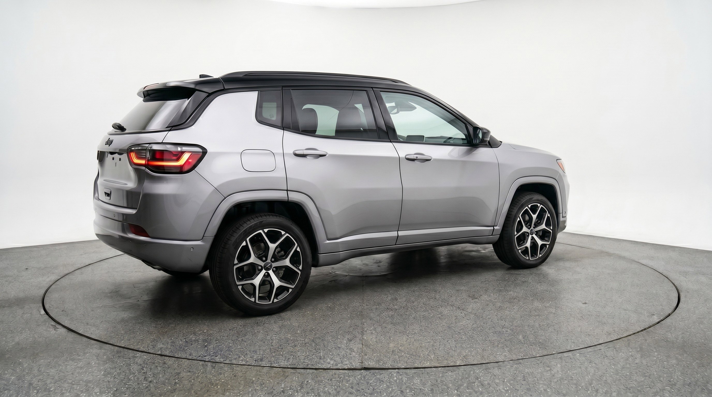 Used 2025 Jeep Compass Limited AWD/4WD image 9
