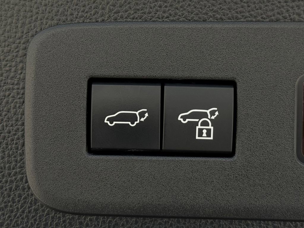 Used 2025 Toyota Land Cruiser w/ Premium Package image 33