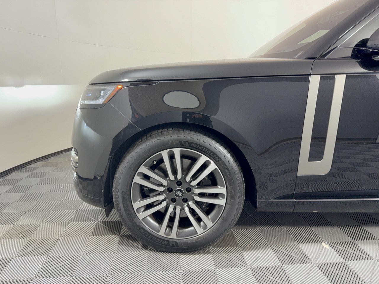 Certified 2023 Land Rover Range Rover SE AWD/4WD image 13